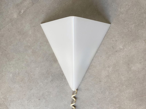 1x dreieckige Wandlampe aus Acryl im Vintage-Stil