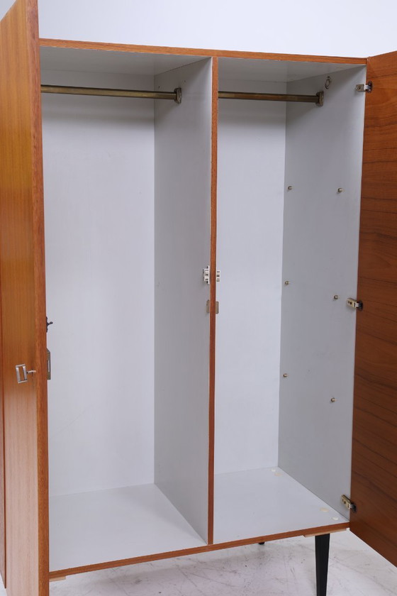 Image 1 of Armadio vintage in teak | Armadio per biancheria di metà secolo | Armadio anni '60 | con 2 appendiabiti #07-19