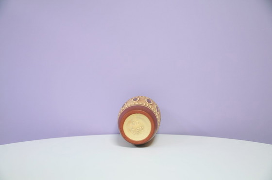 Image 1 of bruin & beige West Germany vaas