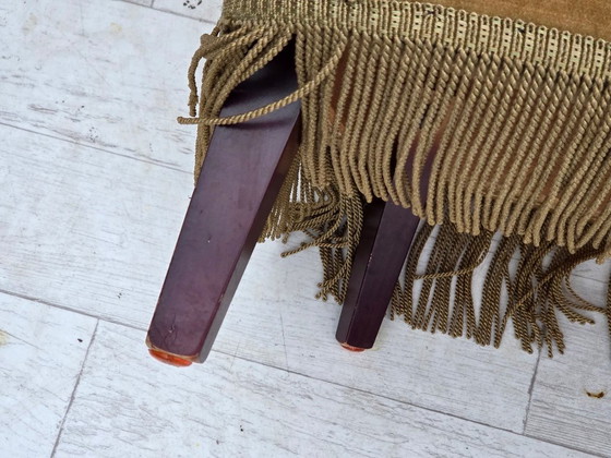 Image 1 of Poltrona danese con schienale alto, anni '70, rivestimento in velluto verde chiaro.