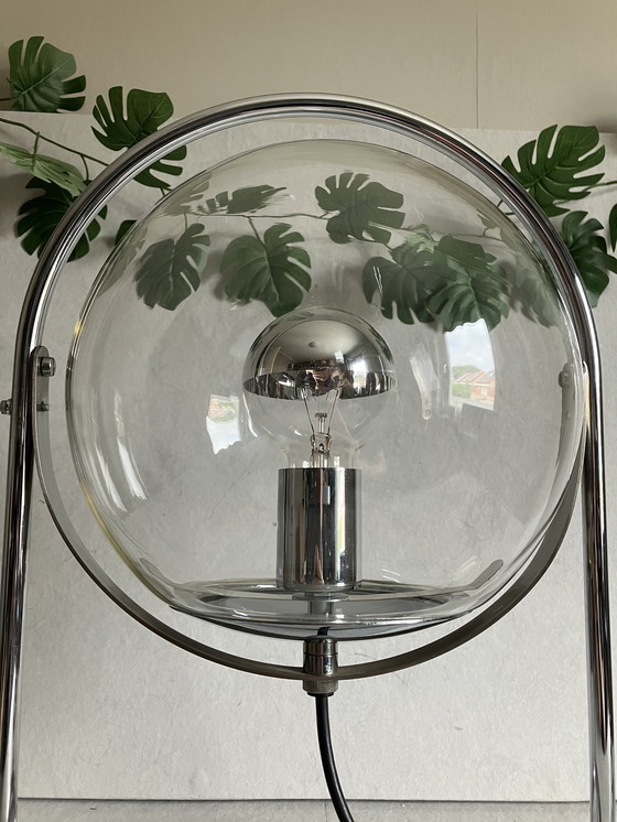 Image 1 of Lampada da tavolo Space Age Ball in vetro e metallo, anni '70 Staff
