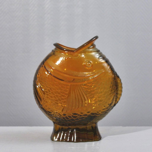 Karpfenvase aus geformtem Glas mit Bernsteinfinish im Baccarat-Stil