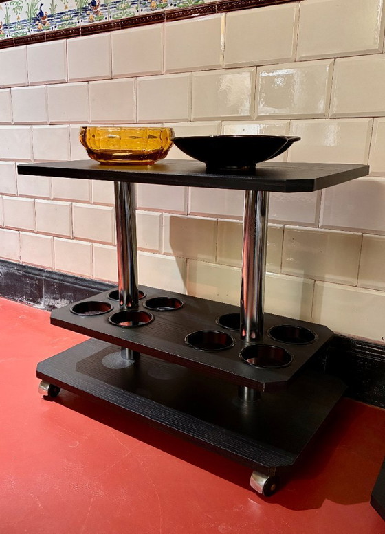 Zwei rollende Bar-/Servierwagen (1970-1980) mit schwarzen Holzplatten – Metal, Wood (photo 6 of 7)