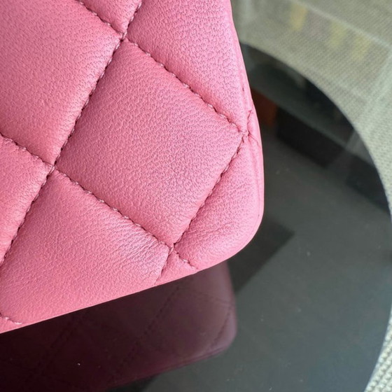 Image 1 of Chanel Classic Flap Medium - 25 cm gewatteerd lamsleer lichtroze zilverkleurige hardware Serie 18
