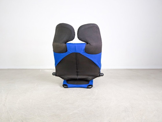 Image 1 of Silla original Cassina Wink Toshiyuki Kita tela negra azul