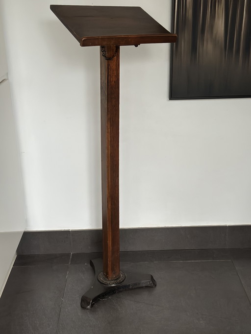 Leggio in rovere antico e ghisa – Leggio architettonico senza tempo