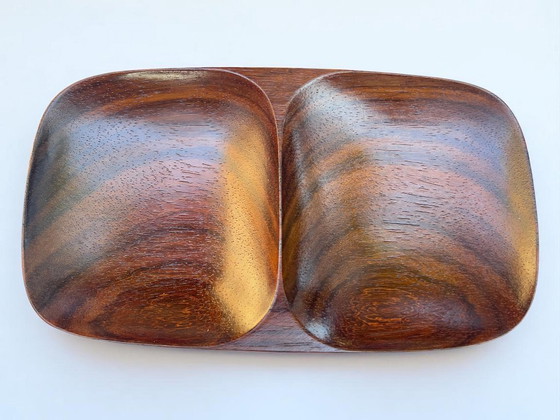 Image 1 of Bol vintage en bois de padouk avec double creux, fait à la main dans les années 70, objet design exotique