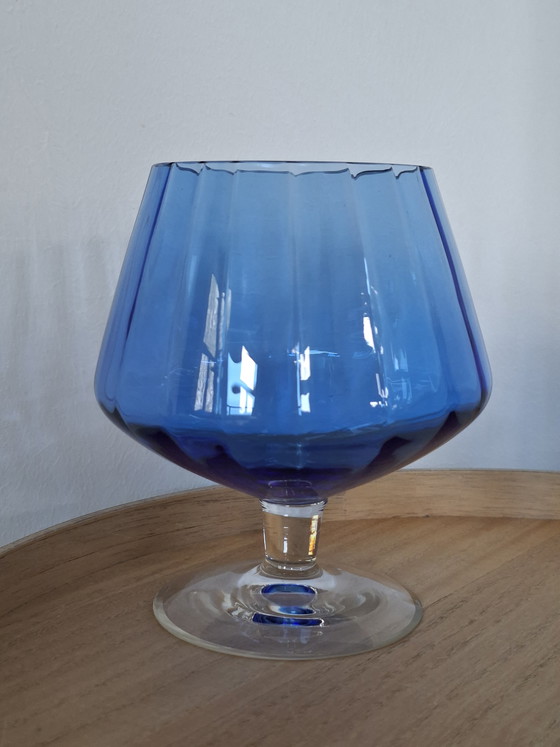 Image 1 of Set of 2 Vintage Cobalt Blue Glass Vases - Empoli Style - 16 cm

Beautiful Mid-Century Modern Blue Goblet Vases (Set of 2)