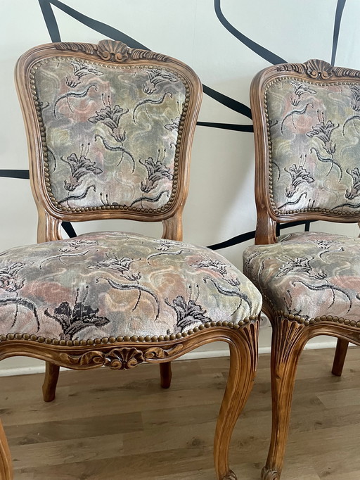 Paire de chaises style Louis XV – bois sculpté & tissu floral vintage