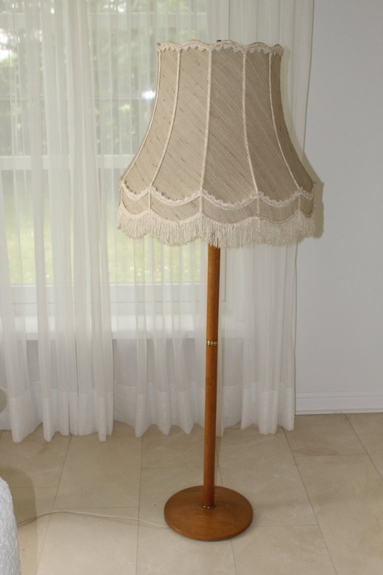 Image 1 of Lampadaire vintage Herda en bois de teck, design milieu du siècle