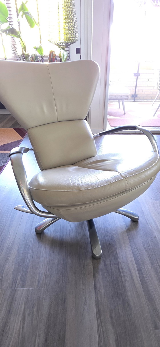 Leolux Formi en cuir crème avec pouf – Fauteuils, Leather, Metal (photo 5 of 7)