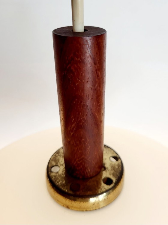 Image 1 of Lampada a sospensione vintage in vetro opalino, stile scandinavo, teak, anni '60