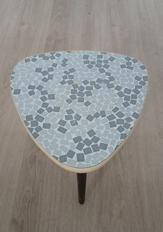 Table d'appoint des années 1950 avec plateau en Formica – Tables d'appoint, Plastic, Wood (photo 4 of 8)