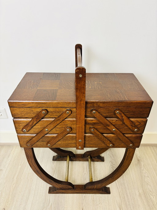 Vintage Nähkasten/Nähschrank aus Holz mit Beinen, 50-60