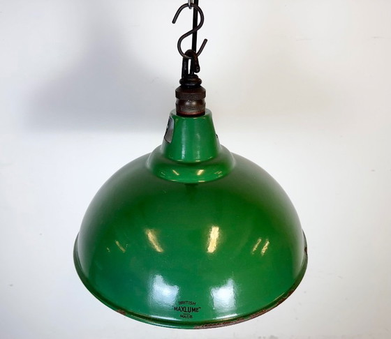 Image 1 of Lámpara colgante industrial británica de esmalte verde de Maxlume, década de 1960