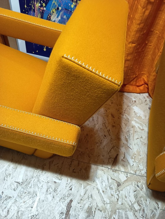 Image 1 of CASSINA Paire de fauteuils Utrecht 637 NEUF 2026 en laine KVARD Moutarde par Gerrit Rietveld