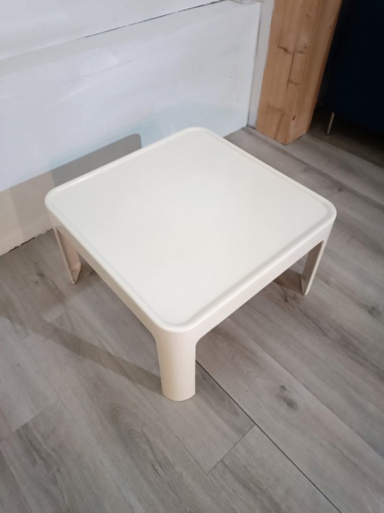 Fiberglas Salontafel van Carlo Bartoli voor Rossi Di Albizzate jaren 60 (photo 4 of 11)
