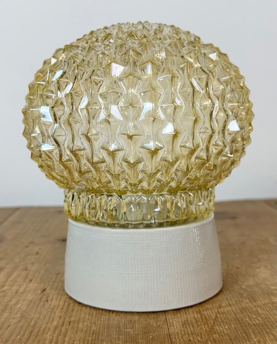 Plafonnier vintage en porcelaine blanche, années 1970 (photo 3 of 13)