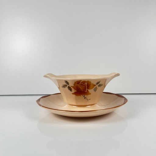 Saucière Digoin - Sarreguemines , motif rose, première moitié du XXe s.