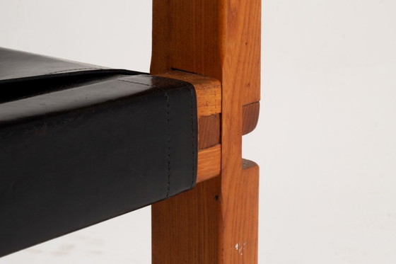 Image 1 of Pierre Chapo. Set aus 8 „S11“-Stühlen aus Ulme und Leder. 1960er-70er Jahre.