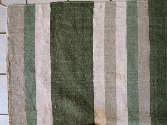Image 1 of Handgefertigter antiker indischer Dhurri-Kelim, 167 cm x 238 cm (5,4' x 7,8'), 1930er Jahre - 1C455
