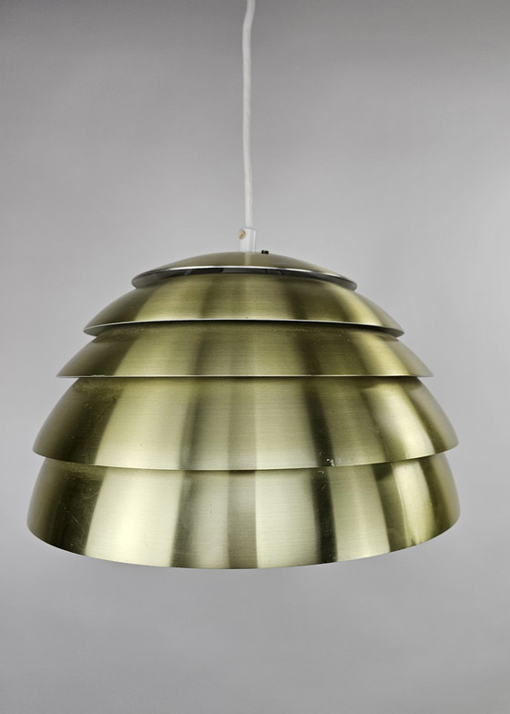 Image 1 of Lampada a sospensione a cupola vintage di Hans Agne Jacobsen AB per Markaryd, Svezia, modello T325/450 'Lamingo'.