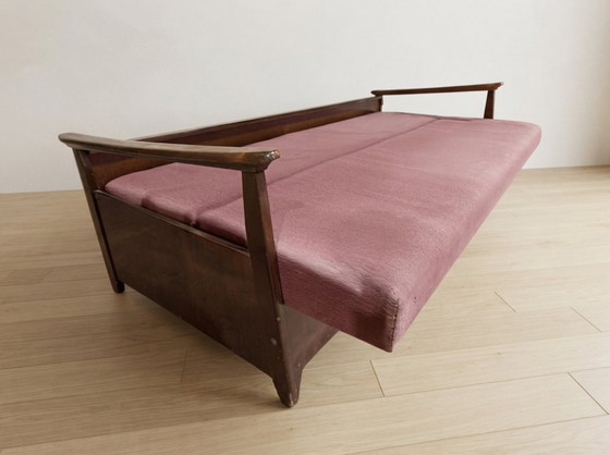 Bordeauxrode opklapbare slaapbank van Edmund Homa, mid-century modern, jaren 60, Tsjechoslowakije, 200 × 88 (photo 5 of 13)