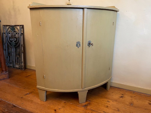 Credenza angolare del XIX secolo Credenza da cucina con ante sferiche