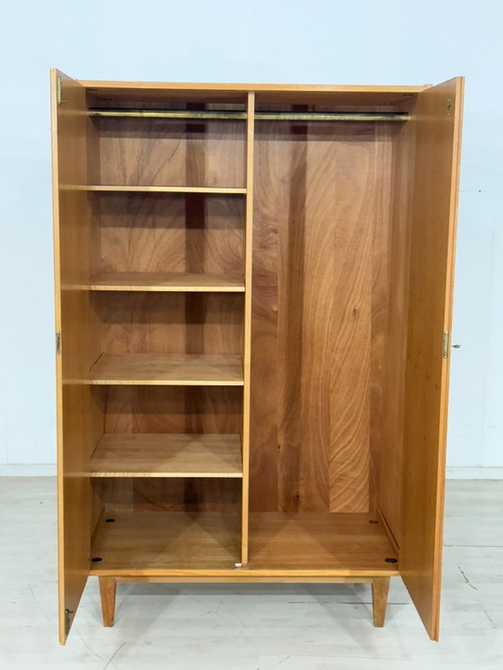 Image 1 of Prachtige vintage houten kledingkast, linnenkast, slaapkamerkast, mid-century modern