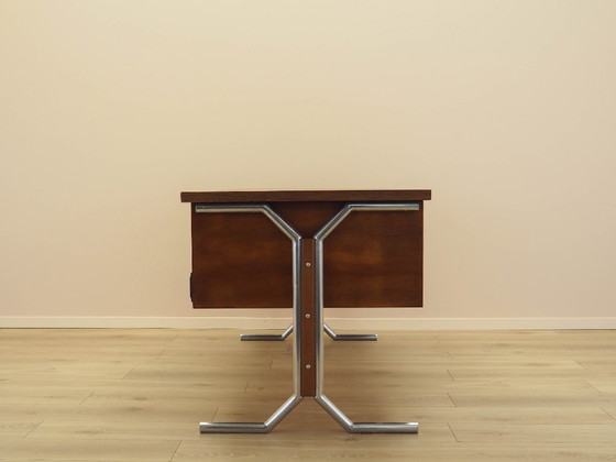 Image 1 of Scrivania in noce, design italiano, anni '70, realizzata in Italia.