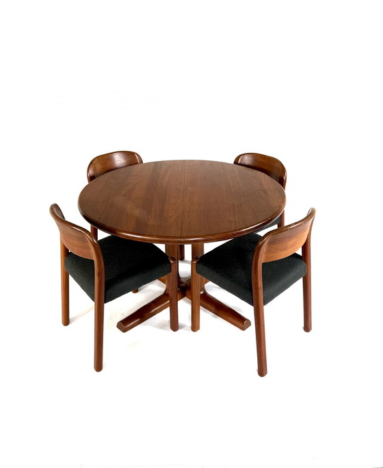 Image 1 of Vintage XL extendable teak dining table, Dyrlund ‘70