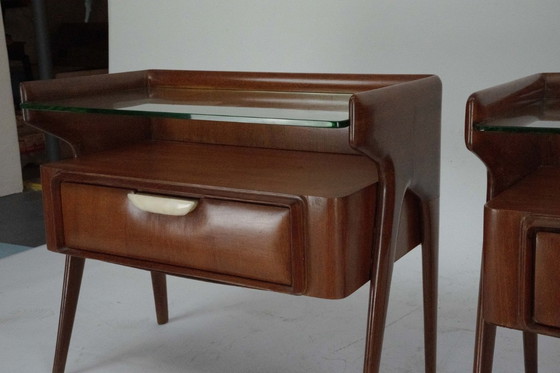 Image 1 of Ein Paar italienische Nachttische im Mid-Century-Modern-Stil, 1950er Jahre – Zugeschrieben an Dassi