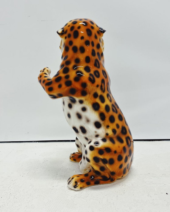 Image 1 of Leopardo in piedi in ceramica