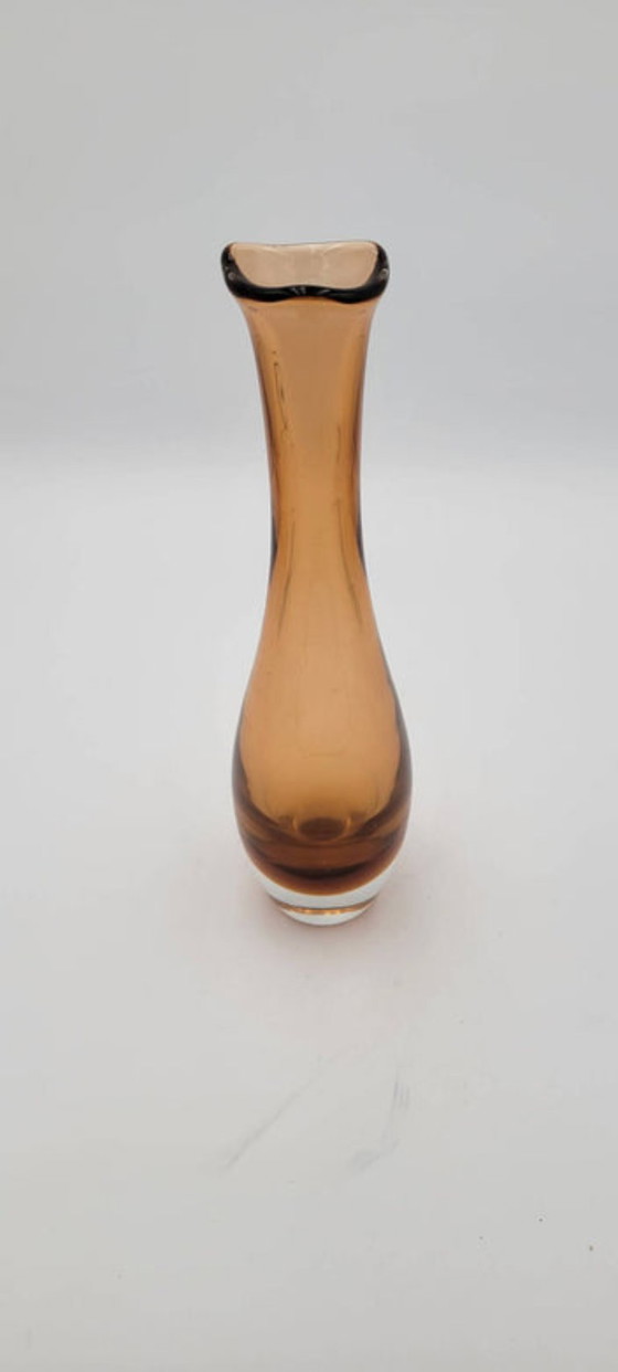 Amber glass vase (photo 2 of 5)