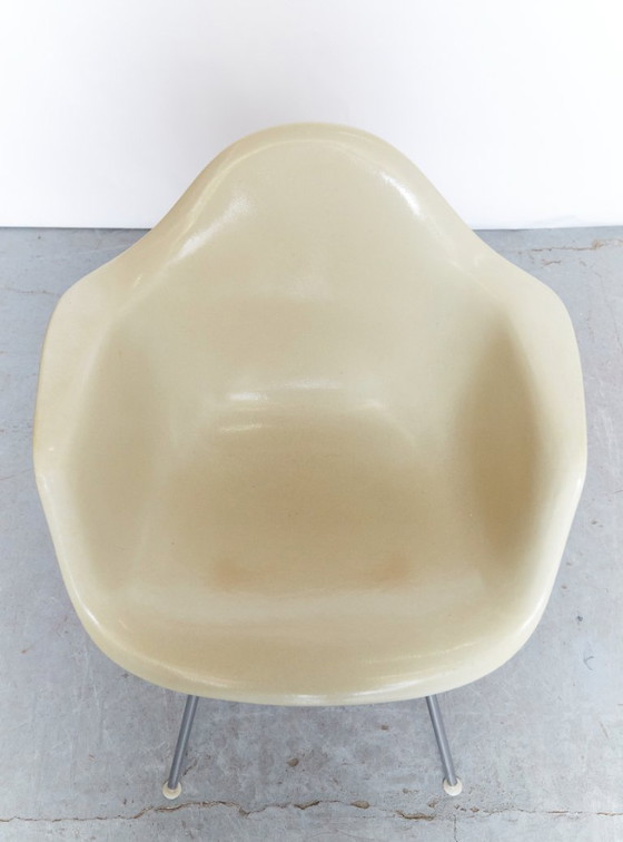 Image 1 of Off-White Dax Fiberglas Chair by Charles & Ray Eames for Herman Miller