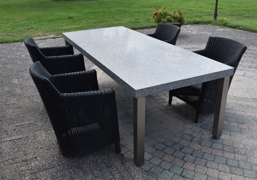 Schöner Granit-Esstisch für draußen geeignet 240 cm x 100 cm