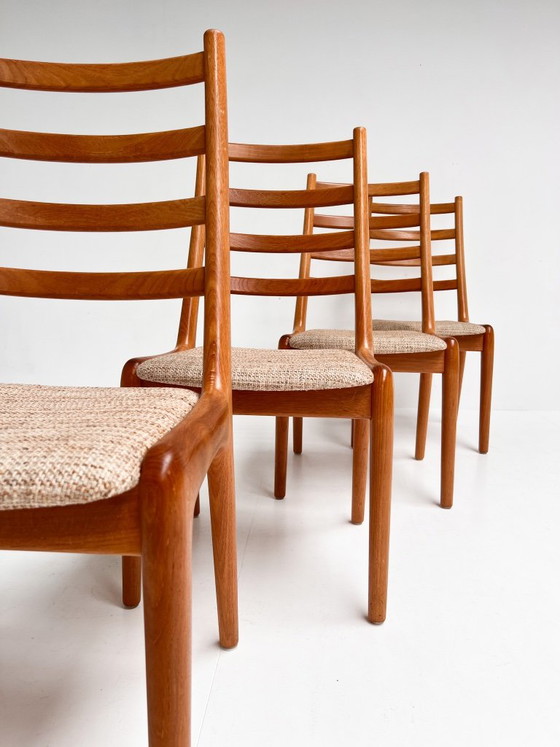Conjunto de sillas danesas con patas torneadas de JK Mobler, década de 1970. – Sillas de comedor, Textile (photo 6 of 15)