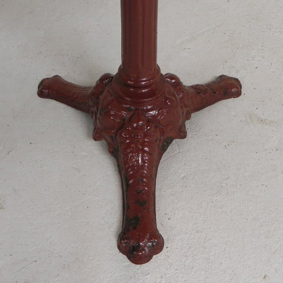 Image 1 of Tavolo da bistrot con gambe in ghisa e piano in marmo, anni '20