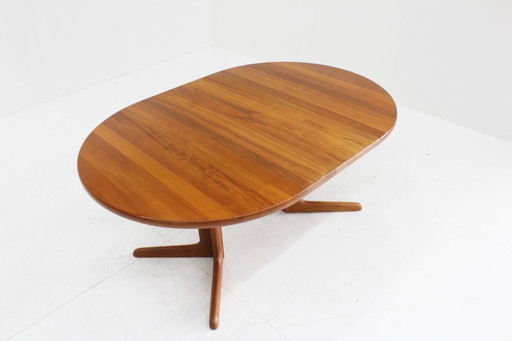Vintage Danish Round Extendable Dining Table Skovby