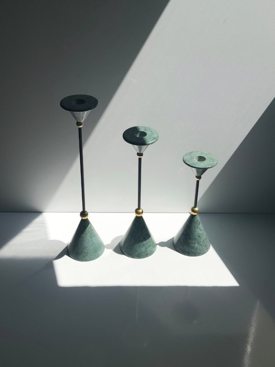 Set di 3 Portacandele Postmoderni Attribuiti a Christian De Beaumont, Marmo e Ottone, Anni '80 – Marble, Brass (photo 3 of 5)