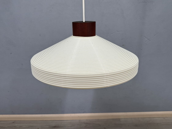 Image 1 of Lampada a sospensione vintage con dettagli in legno