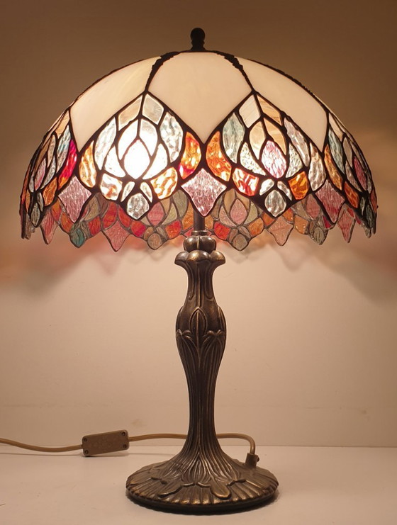 Image 1 of Large (52cm) Tiffany Stained Glass Table Lamp Peacock Feathers