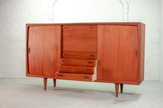 Image 1 of Großes HP Hansen skandinavisches Design Highboard/Sideboard aus massivem Teakholz. Dänemark, 1960er Jahre.