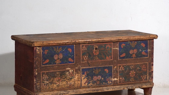Coffre en bois ancien avec panneaux floraux bleus (Année 1905) #99 – Armoires de rangement (photo 3 of 40)