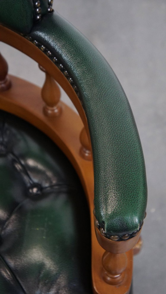Image 1 of Sedia da ufficio Chesterfield in pelle di mucca inglese verde
