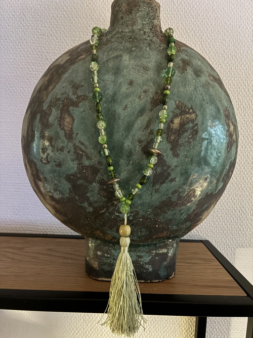 Nuevo collar verde con cuentas vintage y colgante de borla