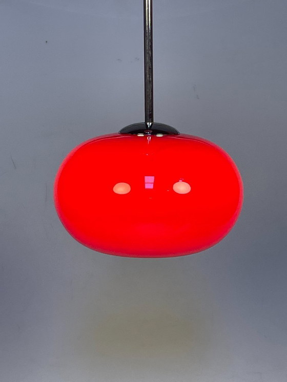 Image 1 of Vintage Glazen Rode Hanglamp Met Chromen Armatuur, 1980's