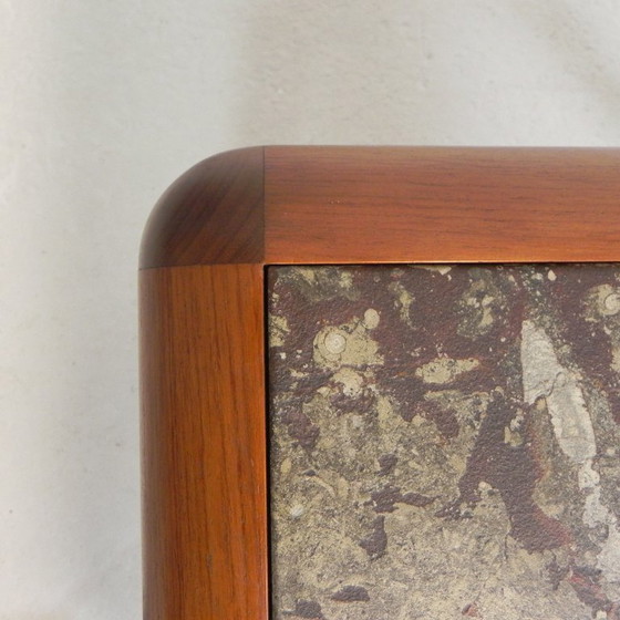 Image 1 of Table basse Ronald Schmitt 'Fossils' années 1980, 70 x 70 cm