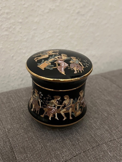 Petite boîte en porcelaine