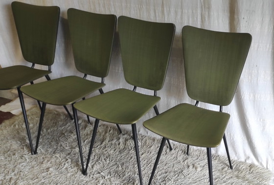Image 1 of Set aus 4 modernistischen Stühlen aus schwarzem Metall mit grünem Bezug - 1950er Jahre
